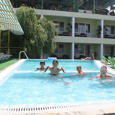 Green Hotel-Club Zatoka Exterior foto